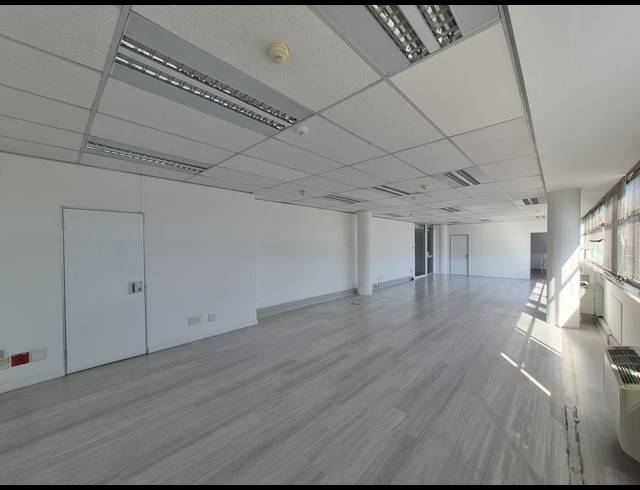 133M² OFFICE TO LET IN KRAMERVILLE